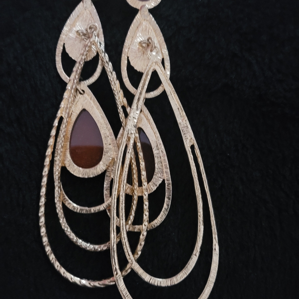 NWOT Mia collection earrings - Picture 2 of 2